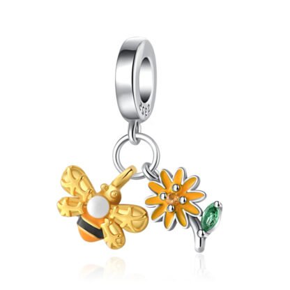 Yellow Bee Daisy Nature Charm